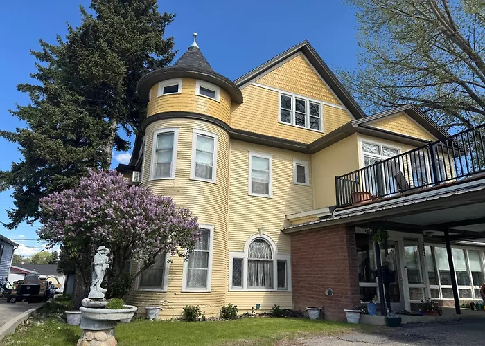 The Boho Buffalo Inn